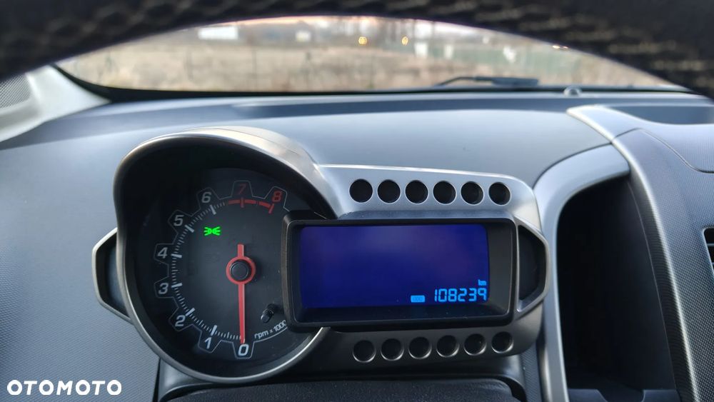 Chevrolet Aveo - 16