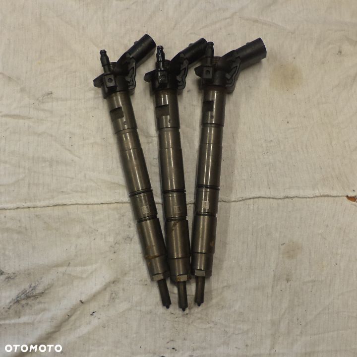 Wtrysk wtryskiwacz  AUDI 3.0 TDI 057130277AG - 1