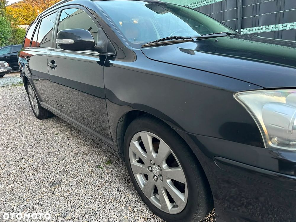 Toyota Avensis - 20