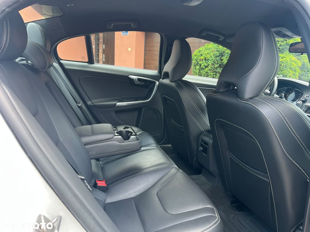 Volvo S60 D4 Geartronic Momentum - 14