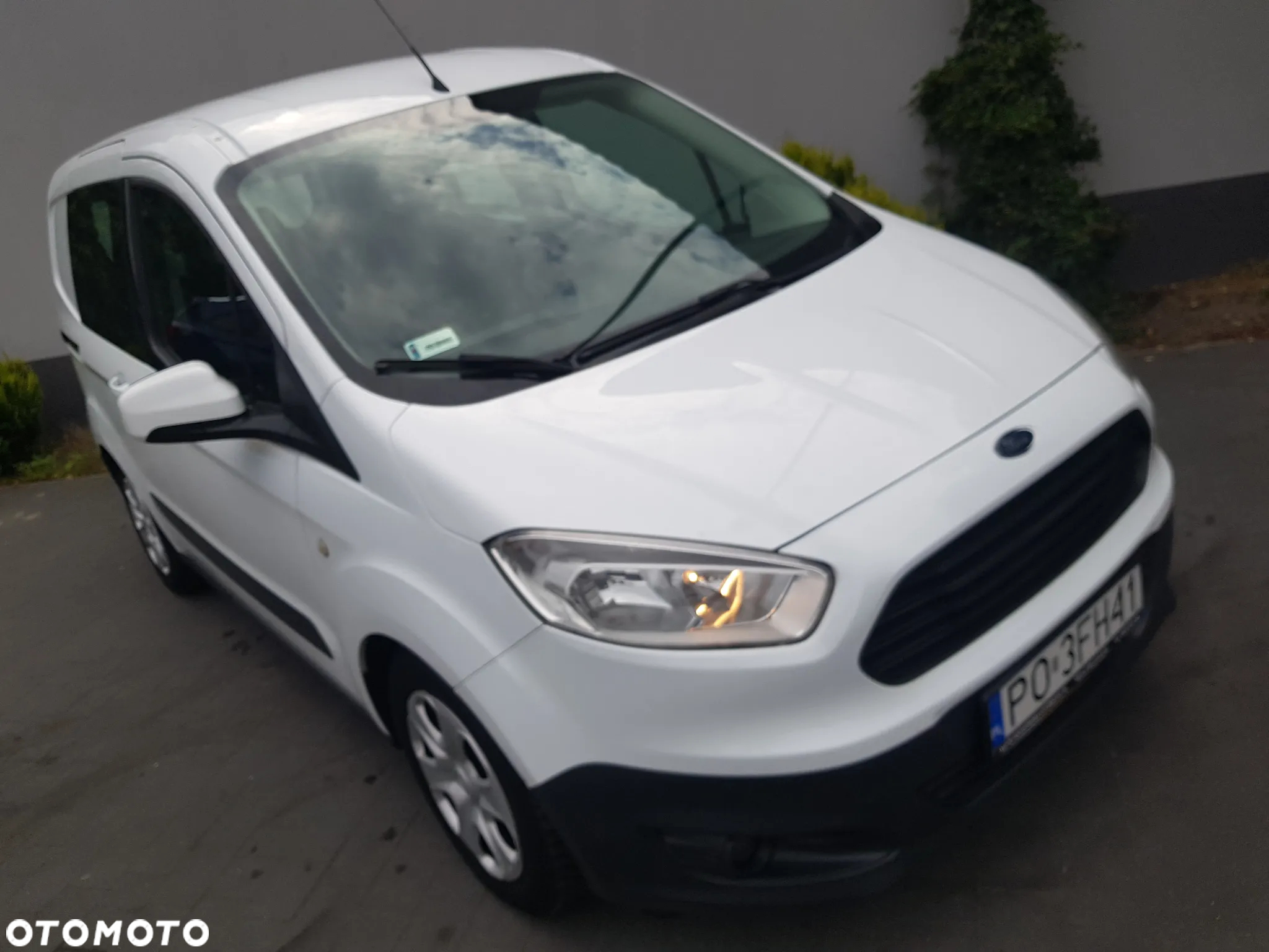 Ford Tourneo Courier 1.5 TDCi Trend - 38