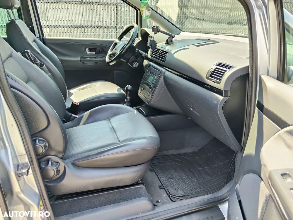 Volkswagen Sharan 2.0 TDI DPF Highline - 8