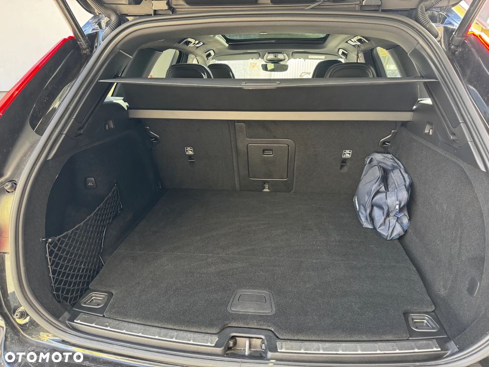 Volvo XC 60 T8 Plug-In Hybrid AWD Polestar Engineered - 8