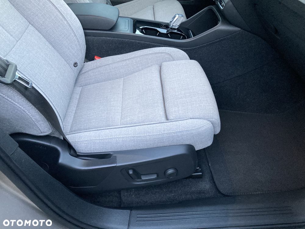Volvo XC 40 - 22