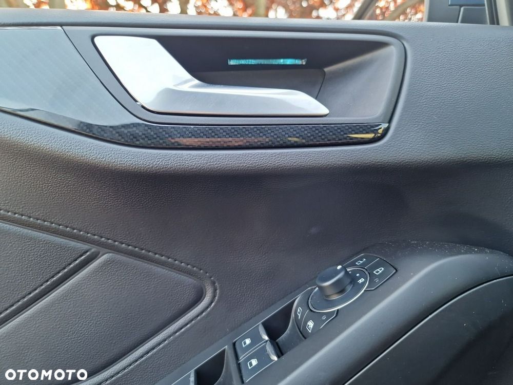 Ford Focus 1.0 EcoBoost Hybrid ST-LINE X - 24