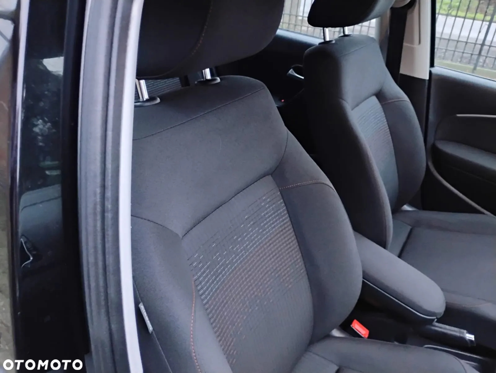 Volkswagen Polo 1.2 TSI Black/Silver Edition - 8