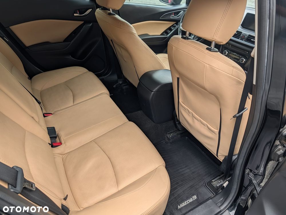 Mazda 3 - 10