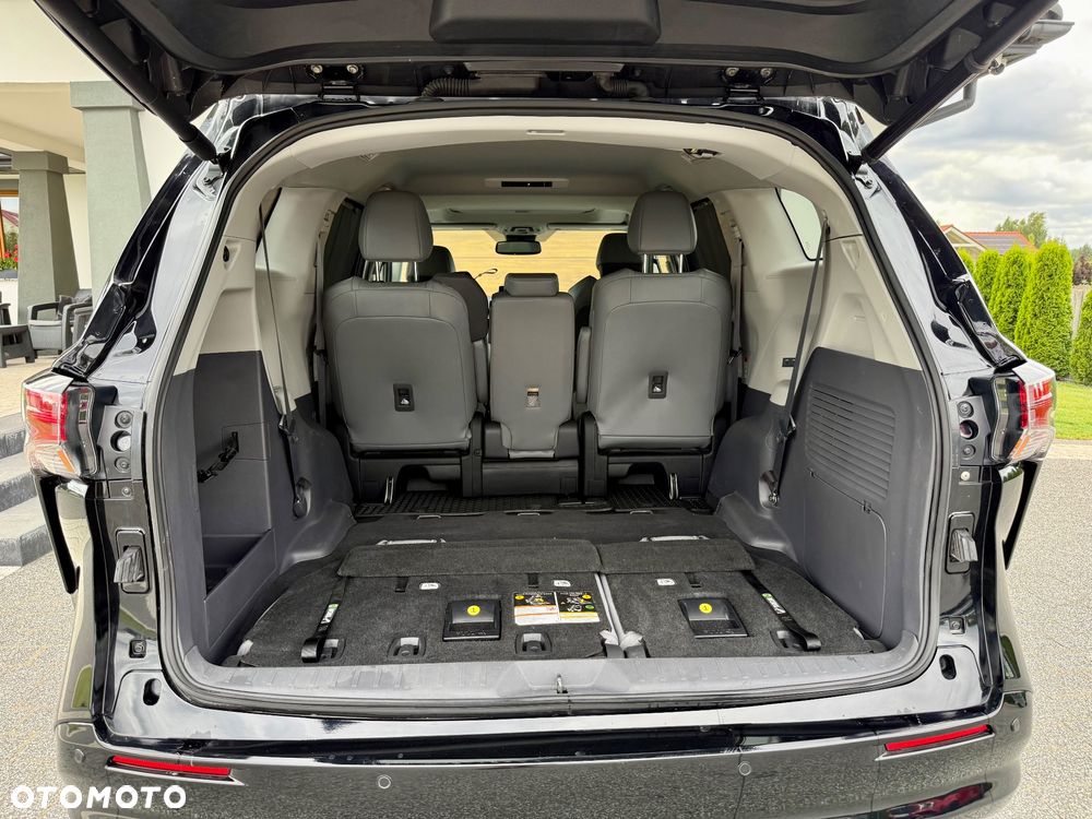 Toyota Sienna - 16