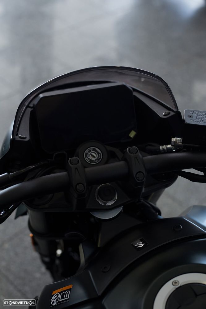 Suzuki GSX 8 TT - 7