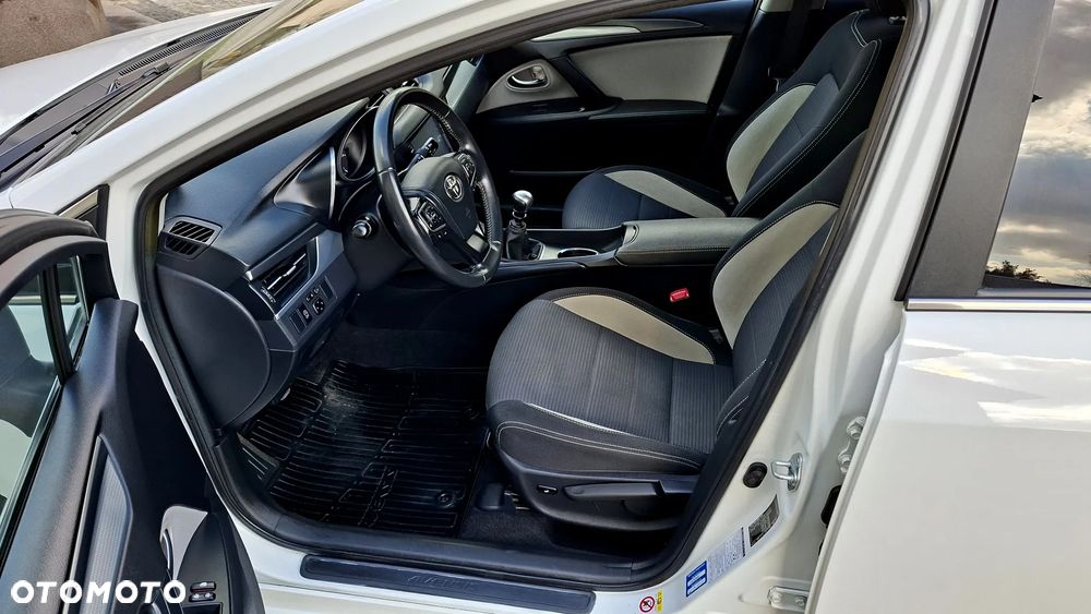 Toyota Avensis 2.0 D-4D Premium - 22