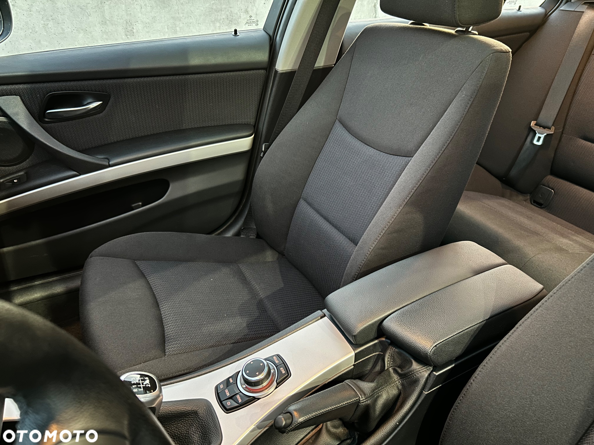 BMW Seria 3 320d DPF Touring - 19
