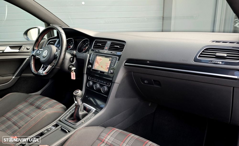VW Golf 2.0 TSi GTi Performance - 12