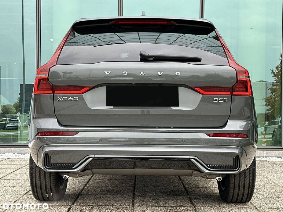 Volvo XC 60 B5 B AWD Plus Dark - 5