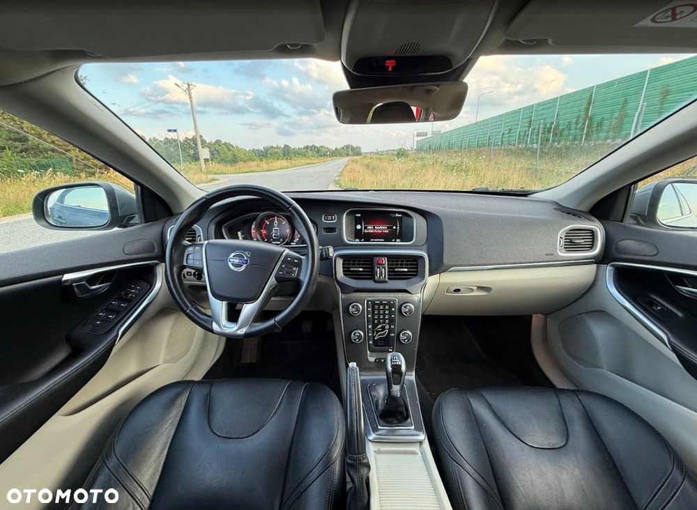 Volvo V40 D2 Summum - 8