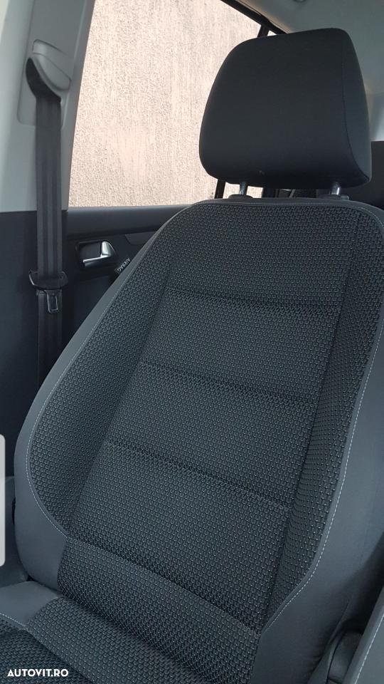 Volkswagen Touran 1.6 TDI DPF BlueMotion Technology Comfortline - 11