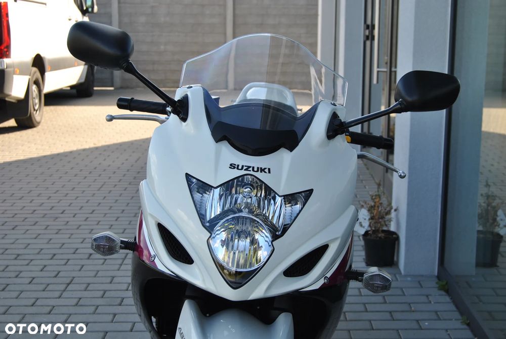 Suzuki GSX - 6