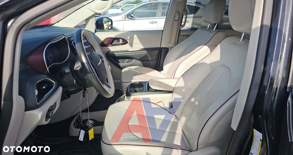 Chrysler Pacifica - 9