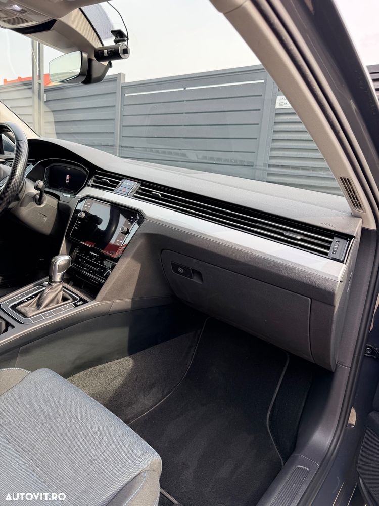 Volkswagen Passat - 19