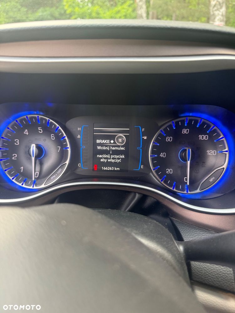 Chrysler Pacifica - 17