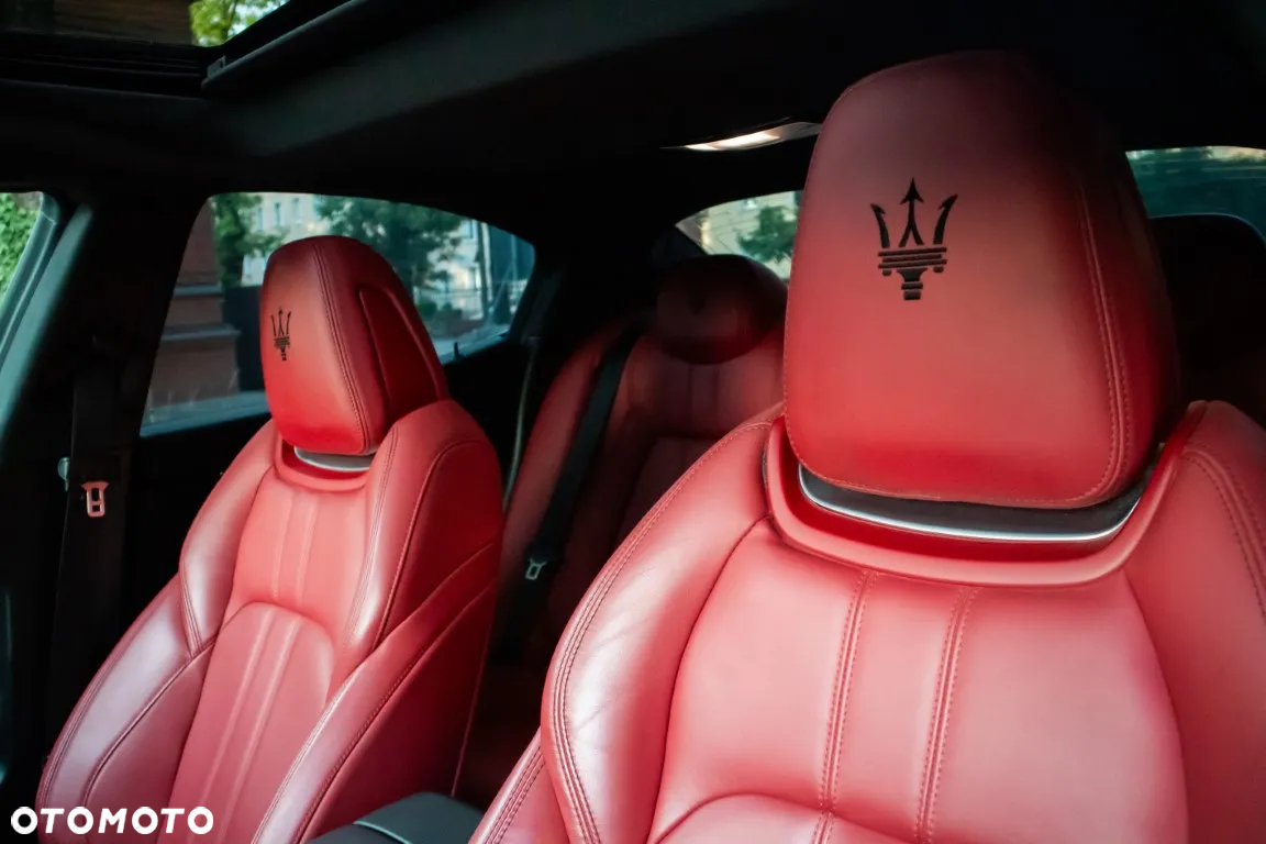 Maserati Ghibli GranSport - 21