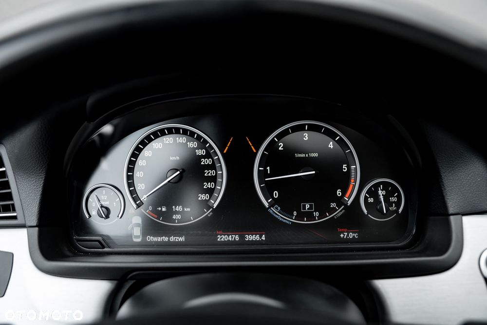 BMW Seria 5 535d xDrive Sport-Aut - 29