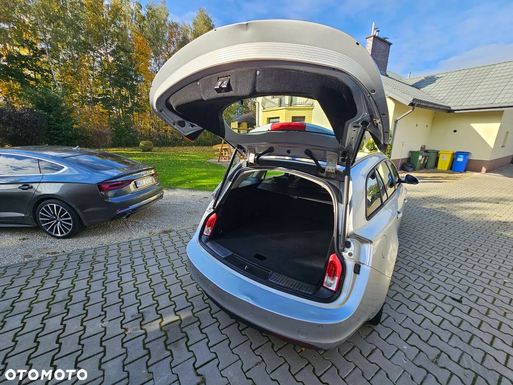 Opel Insignia 2.0 CDTI - 8