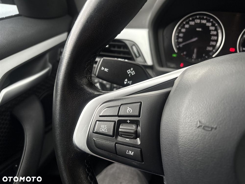 BMW X1 sDrive18i - 10
