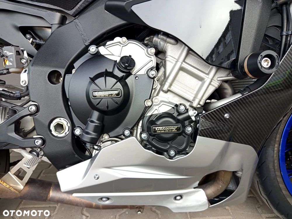 Yamaha R1 - 27