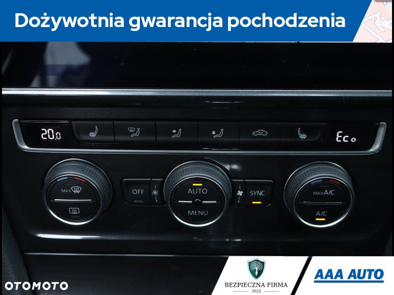 Volkswagen Golf - 20