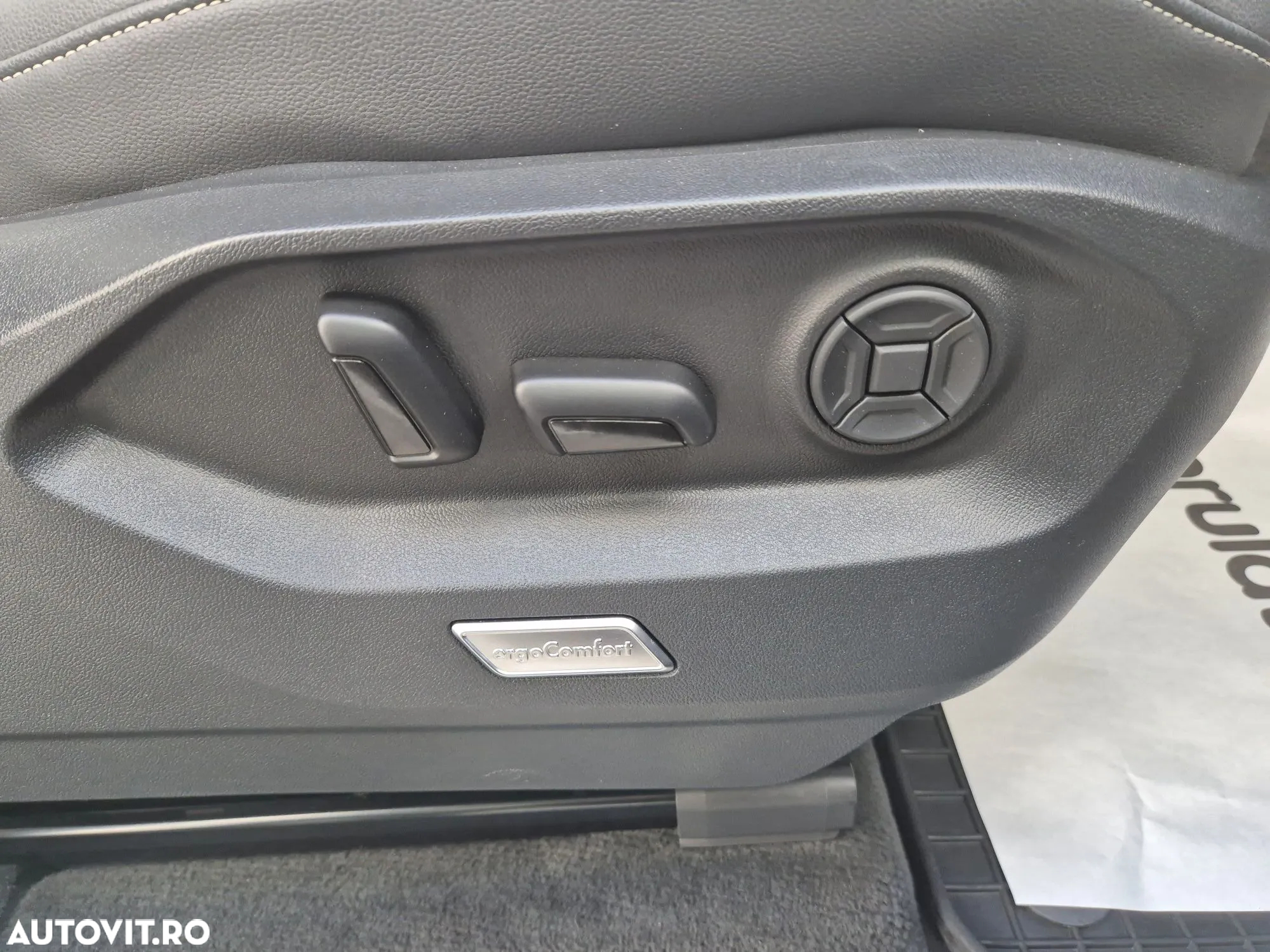 Volkswagen Touareg - 18