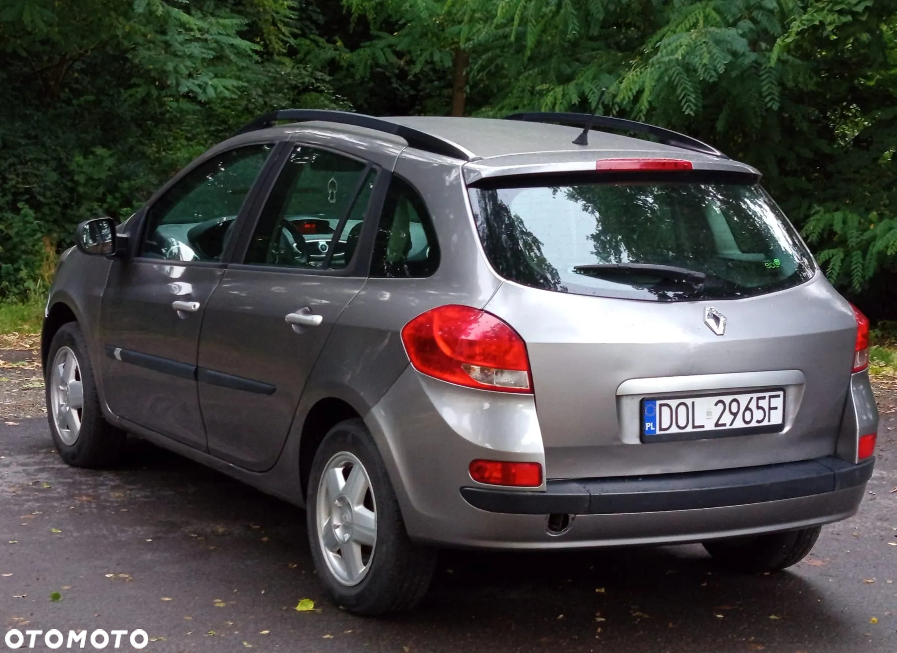 Renault Clio 1.2 16V 75 Grandtour Expression - 4