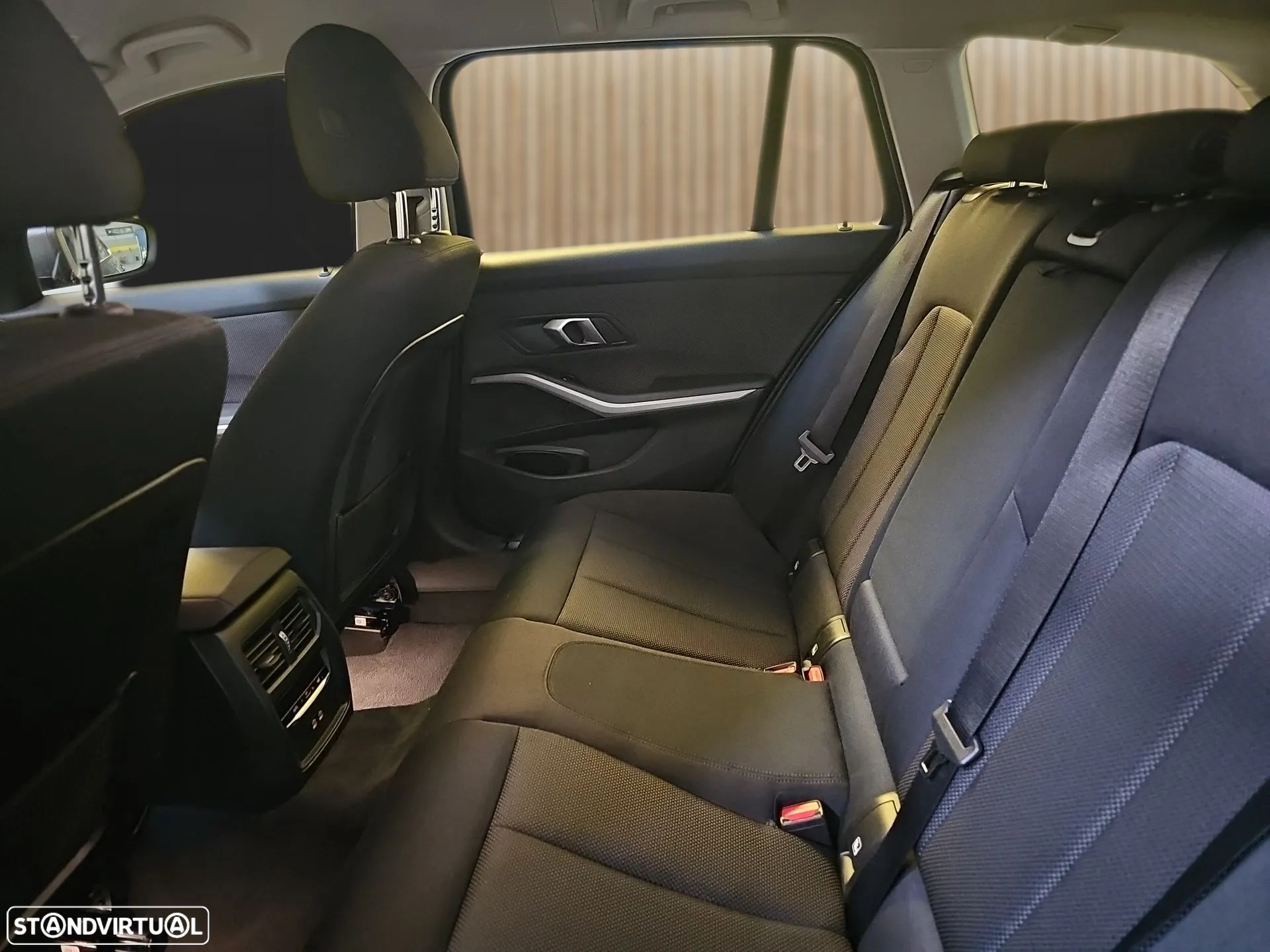 BMW 320 d Touring Auto - 11