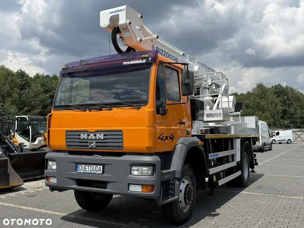 MAN LE 14.220B 4x4 Zwyżka Bizzocchi KF 260 Podnośnik Koszowy - 8