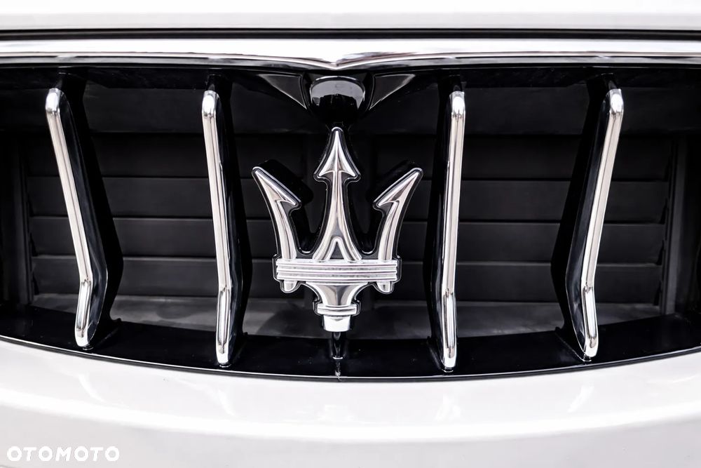 Maserati Levante S - 12