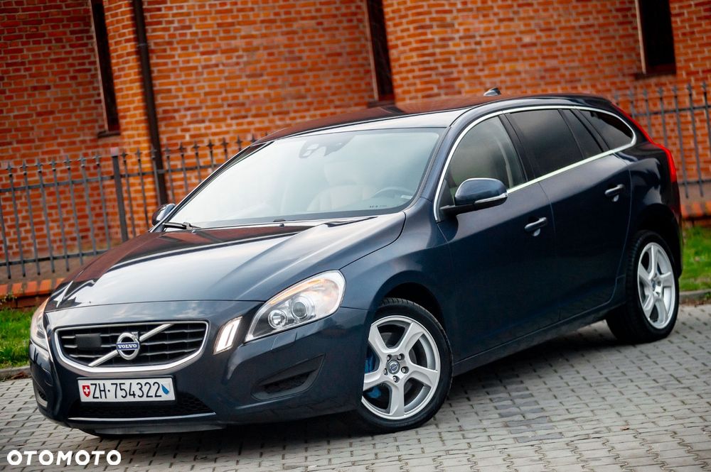 Volvo V60 T6 AWD Geartronic Momentum - 7