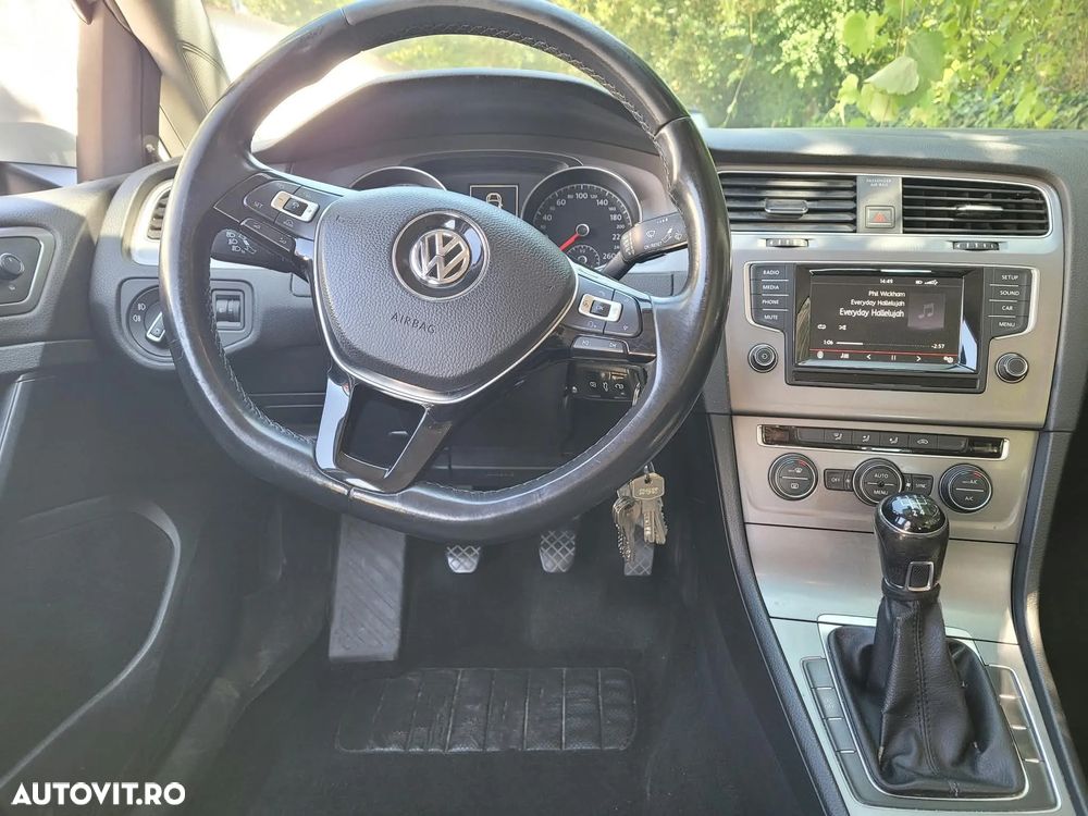 Volkswagen Golf - 14