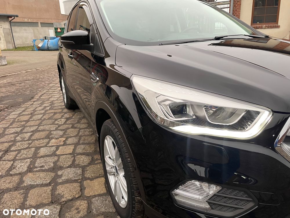 Ford Kuga 1.5 EcoBoost 2x4 Titanium - 16