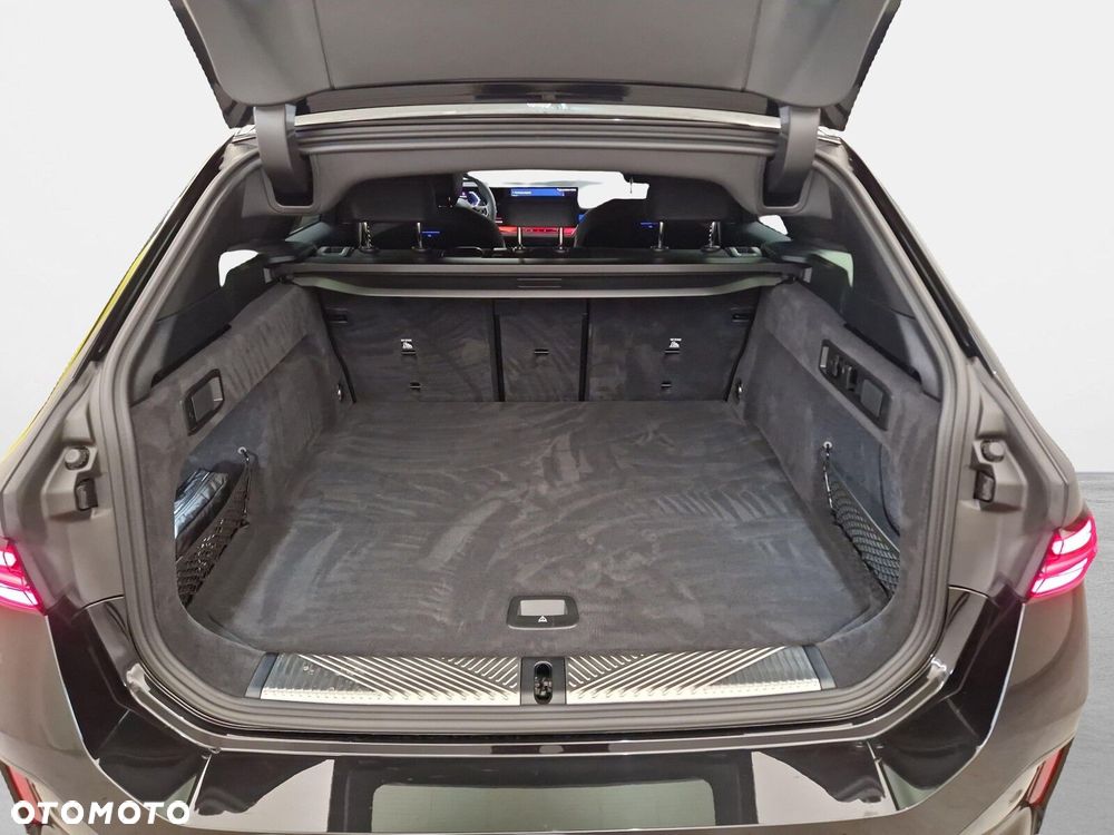 BMW Seria 5 520i mHEV M Sport - 29
