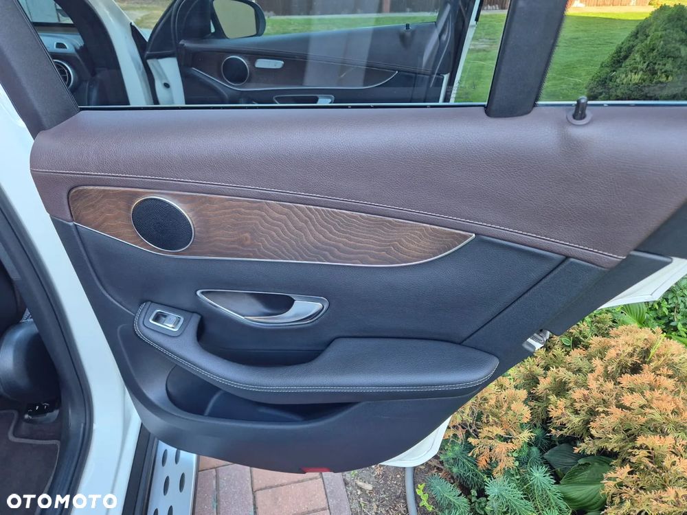 Mercedes-Benz GLC 220 d 4Matic 9G-TRONIC AMG Line - 21