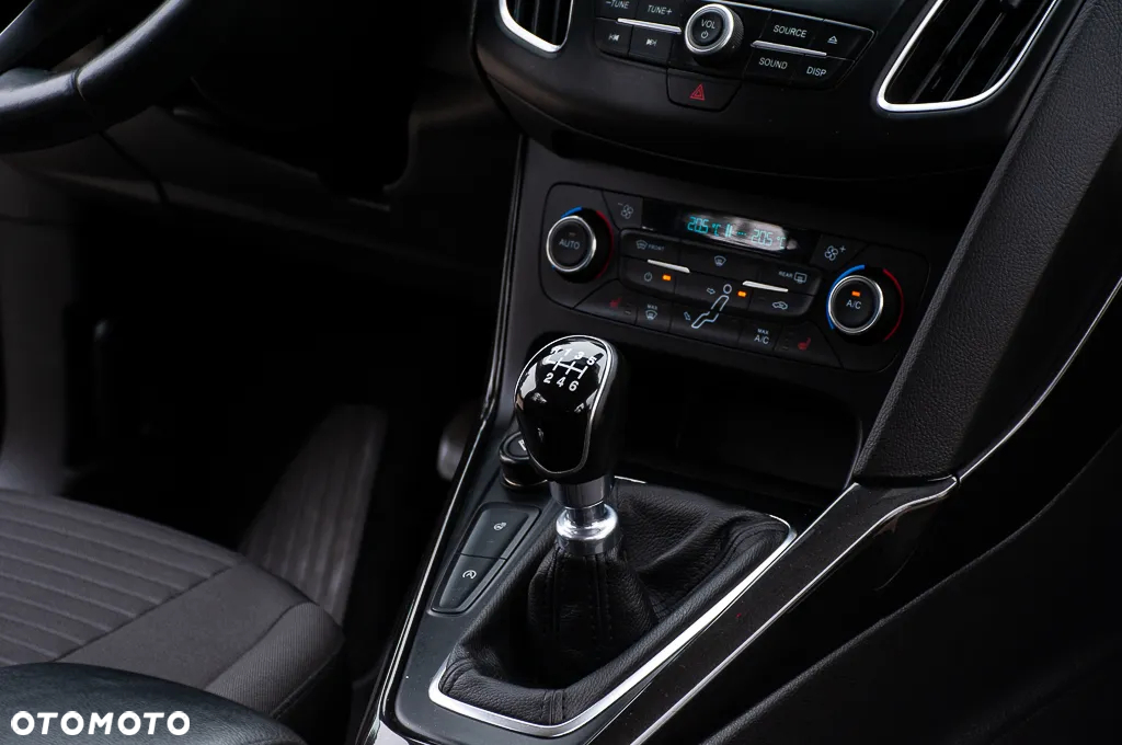 Ford Focus 1.0 EcoBoost Connected - 11