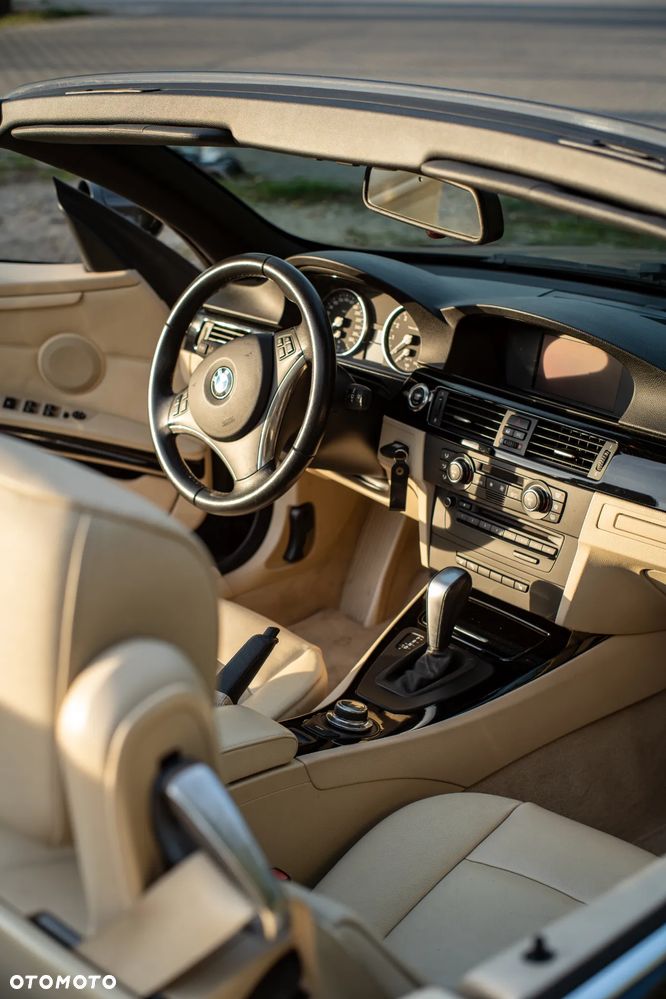 BMW Seria 3 325i Cabrio - 11