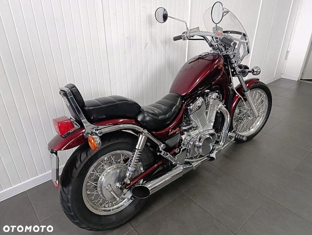 Suzuki Intruder - 3