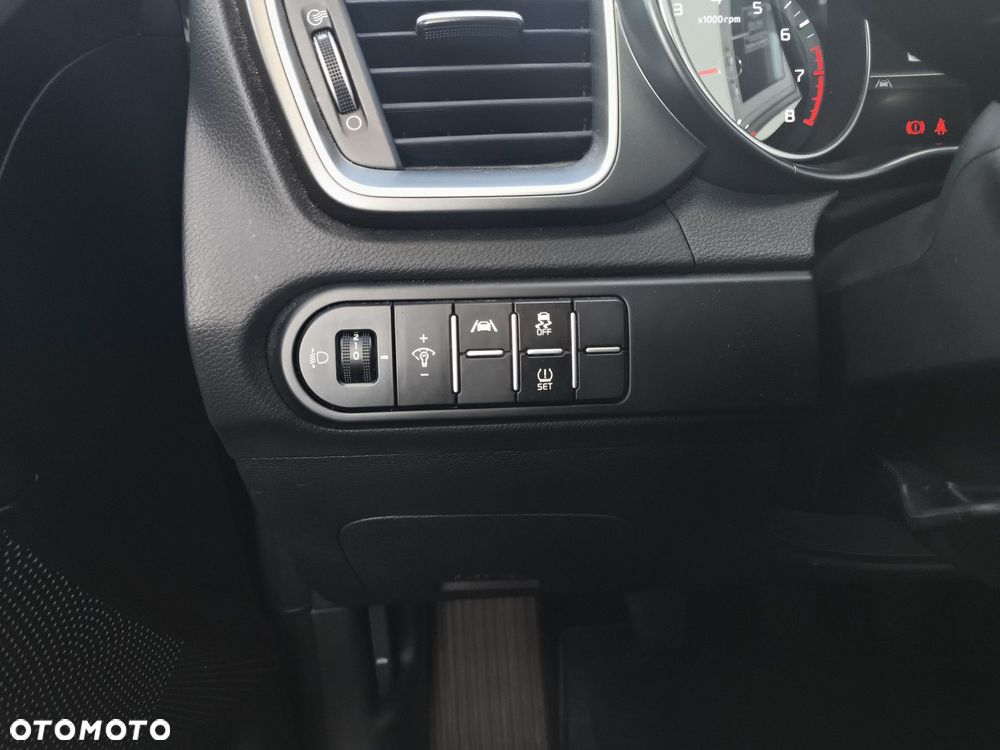 Kia Ceed 1.5 T-GDI M - 23