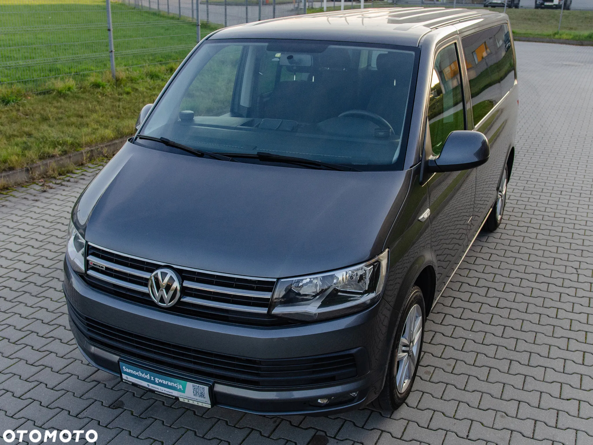 Volkswagen Caravelle - 9
