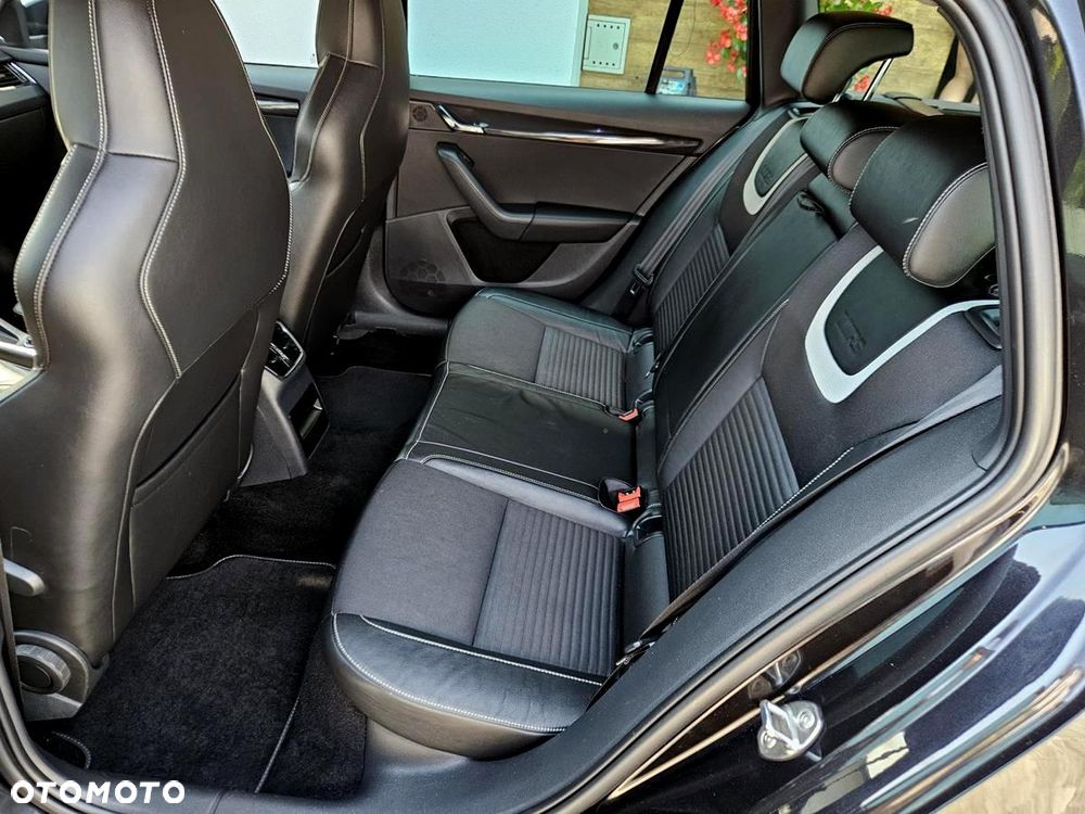 Skoda Octavia 2.0 TDI DSG RS - 23