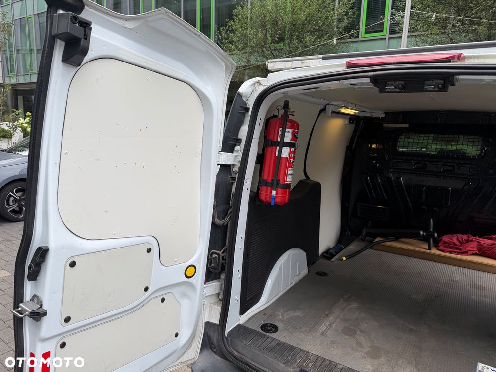 Ford Connect - 12
