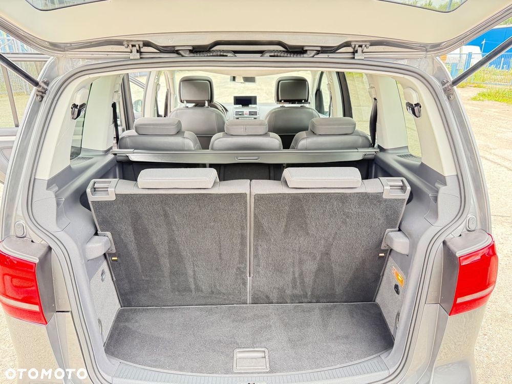 Volkswagen Touran 2.0 TDI DPF STYLE - 3
