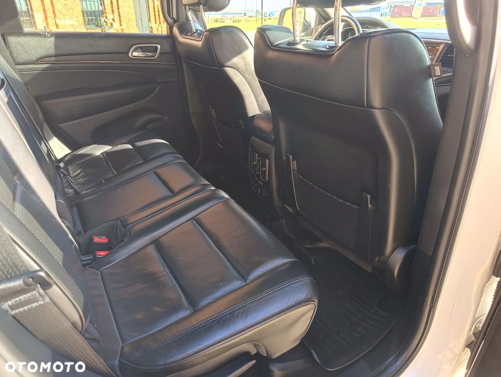 Jeep Grand Cherokee - 28