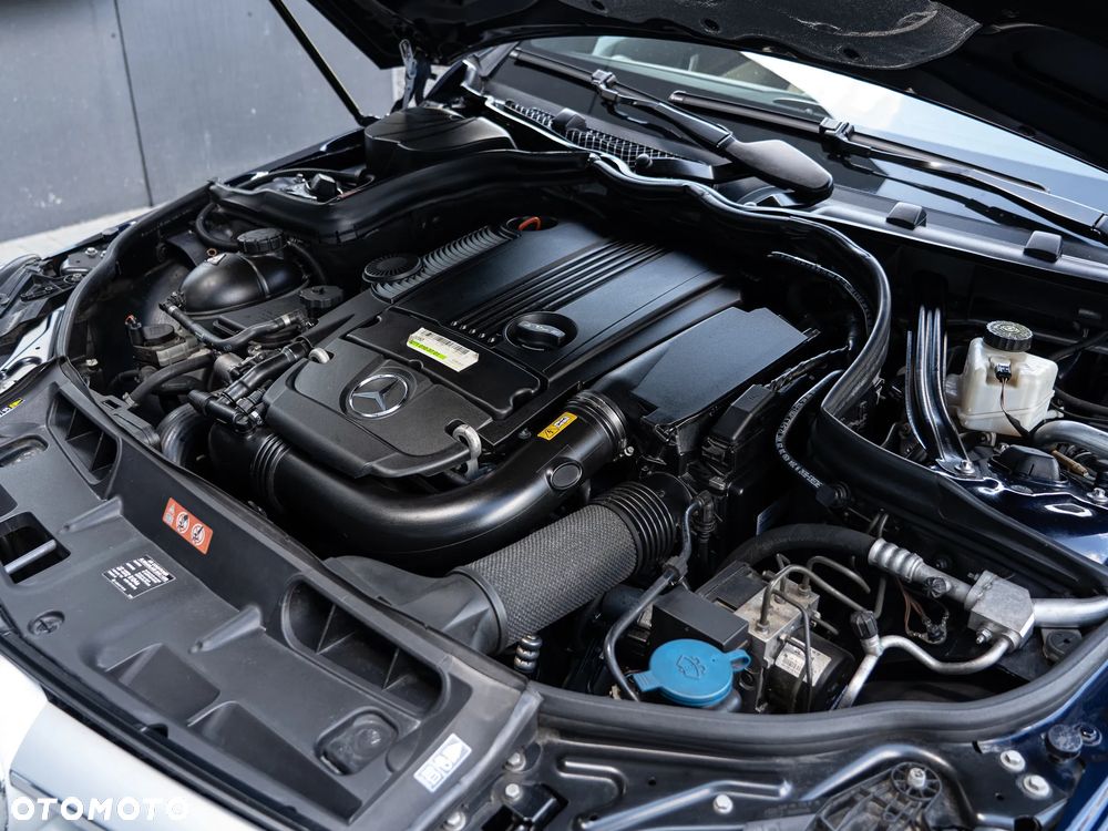 Mercedes-Benz Klasa C 250 CGI BlueEff - 16