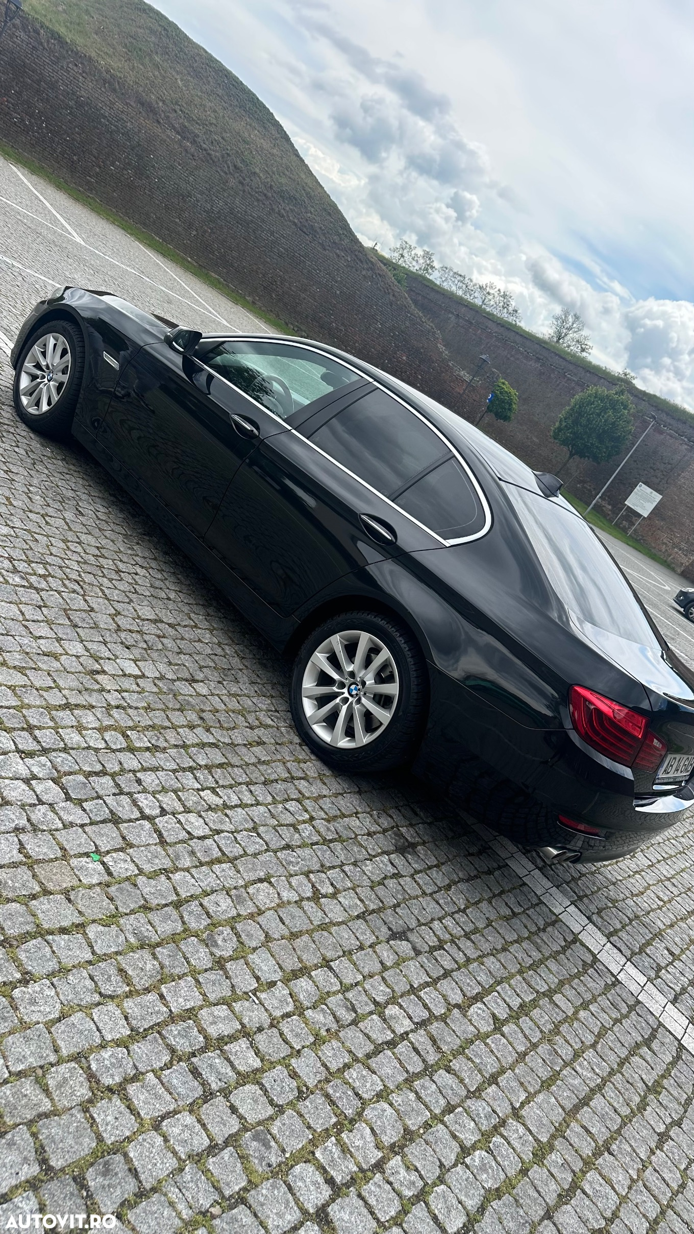 BMW Seria 5 520d xDrive - 3